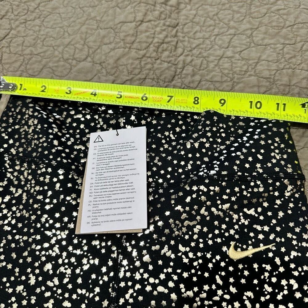 Nike Black/Metallic Gold Leggings Size M tight fit high-rise full length A714 - Picture 6 of 8